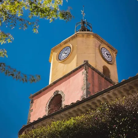 Apartment Next To And Center *