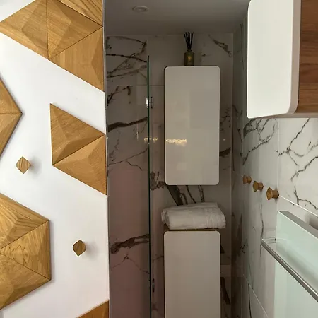 Next To And Center Апартаменти Сен-Тропе