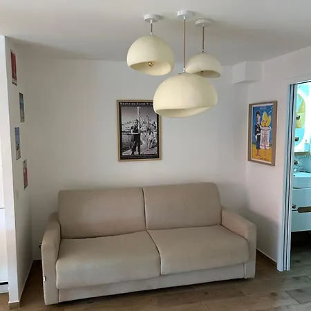 Next To And Center Апартаменти Сен-Тропе