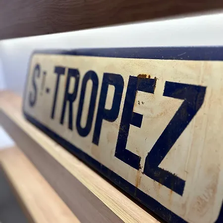 Next To And Center Saint-Tropez