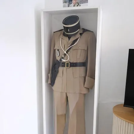 Apartment Next To And Center *