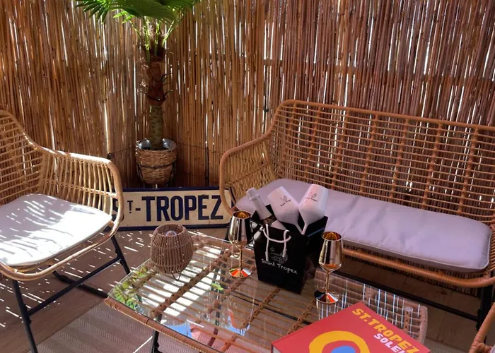 Apartment Next To And Center Saint-Tropez