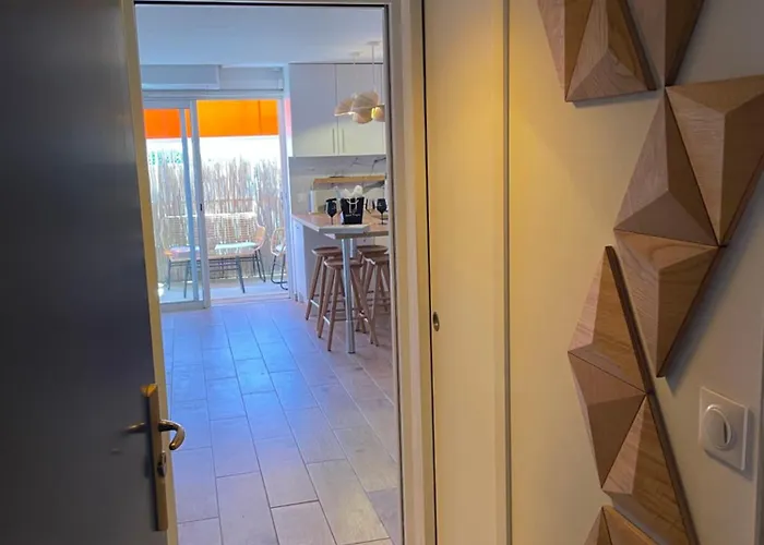 Next To And Center Appartement