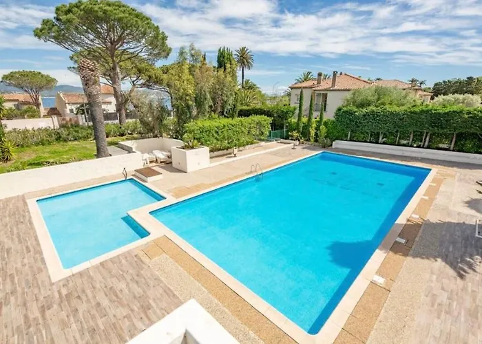 Apartment Next To And Center