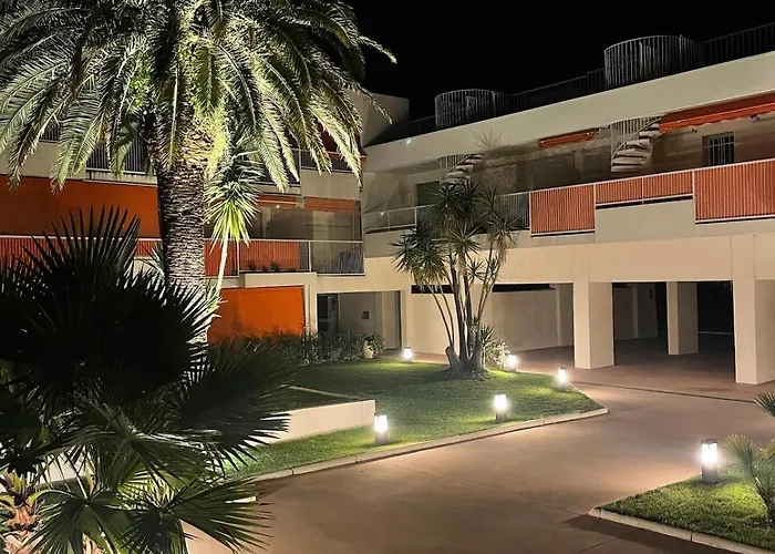 Next To And Center Apartment *