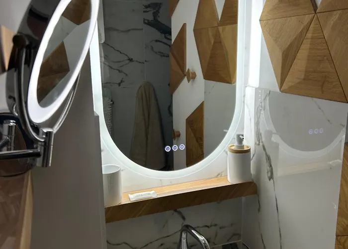 Next To And Center Appartement