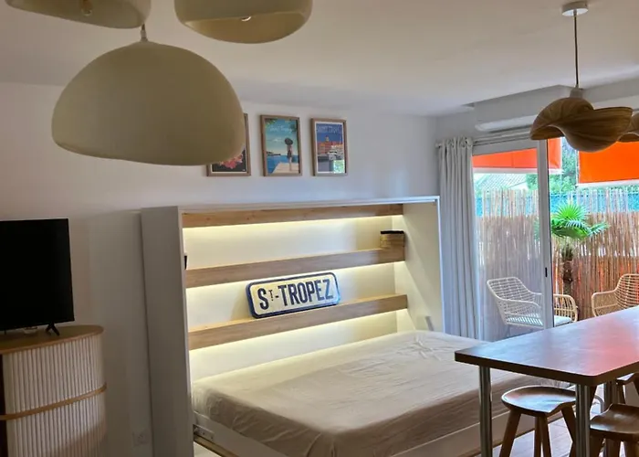 Appartement Next To And Center