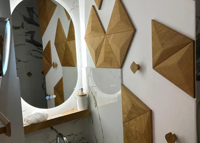 Next To And Center Saint-Tropez