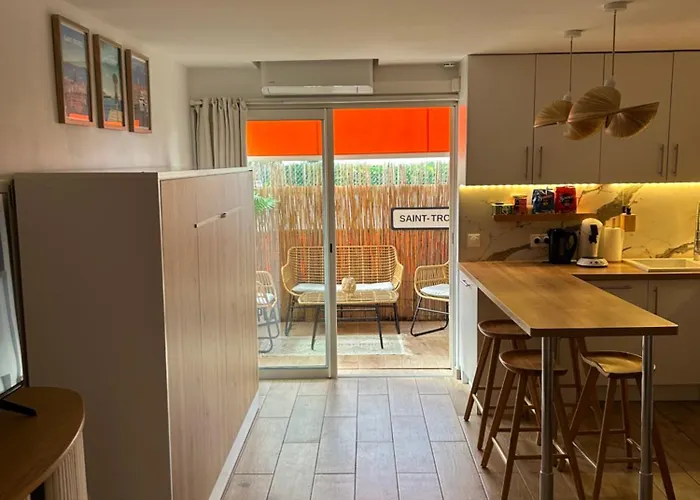 Next To And Center Appartement